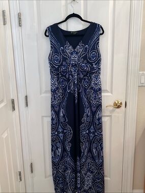 NWOT Navy Paisley V-Neck Maxi Dress